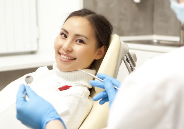 How An Experienced Cosmetic Dentist Can Improve Your Smile